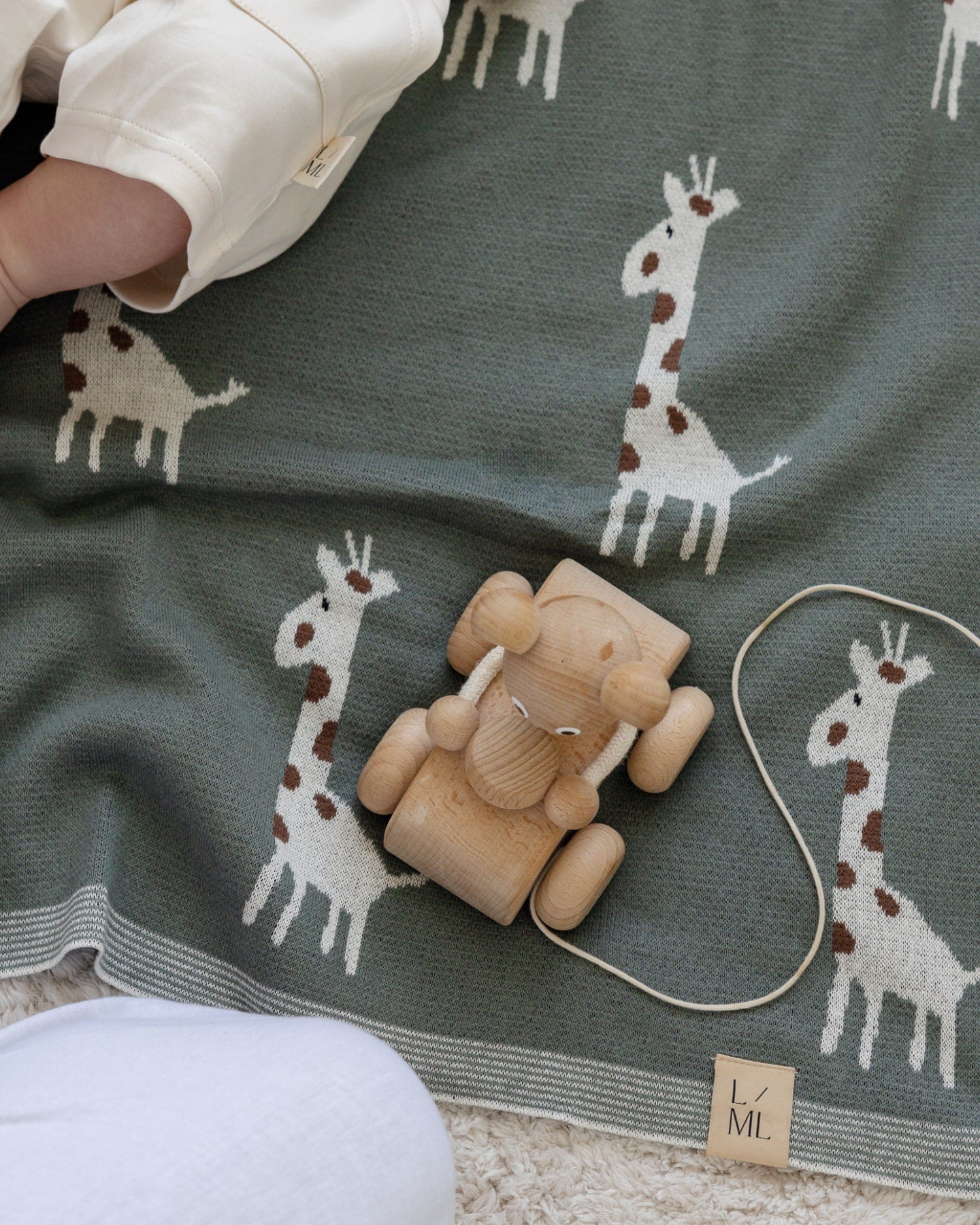 Geoff the Giraffe Blanket in Green - Baby Blankets at Louie Meets Lola