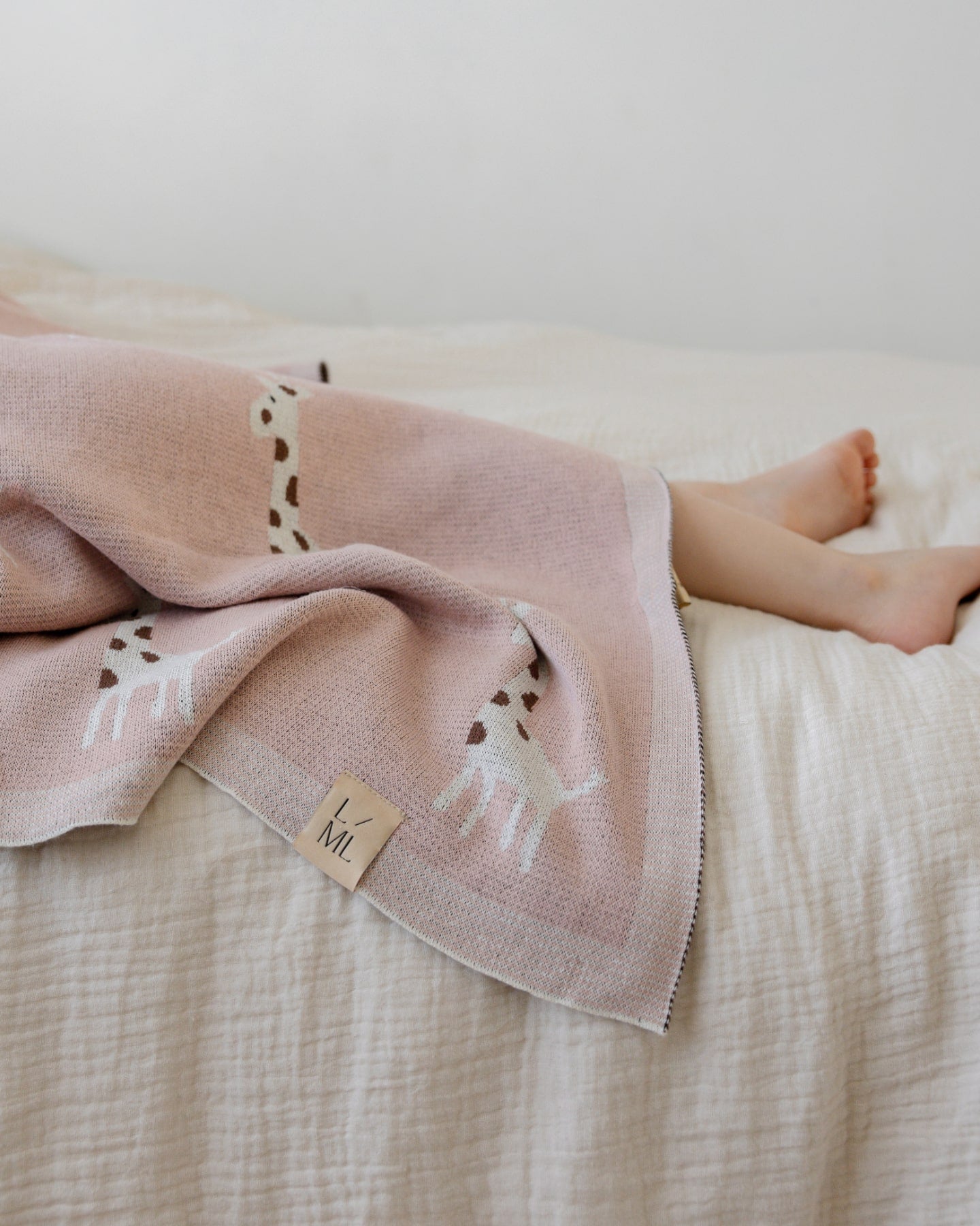 Geoff the Giraffe Blanket in Pink - Baby Blankets at Louie Meets Lola