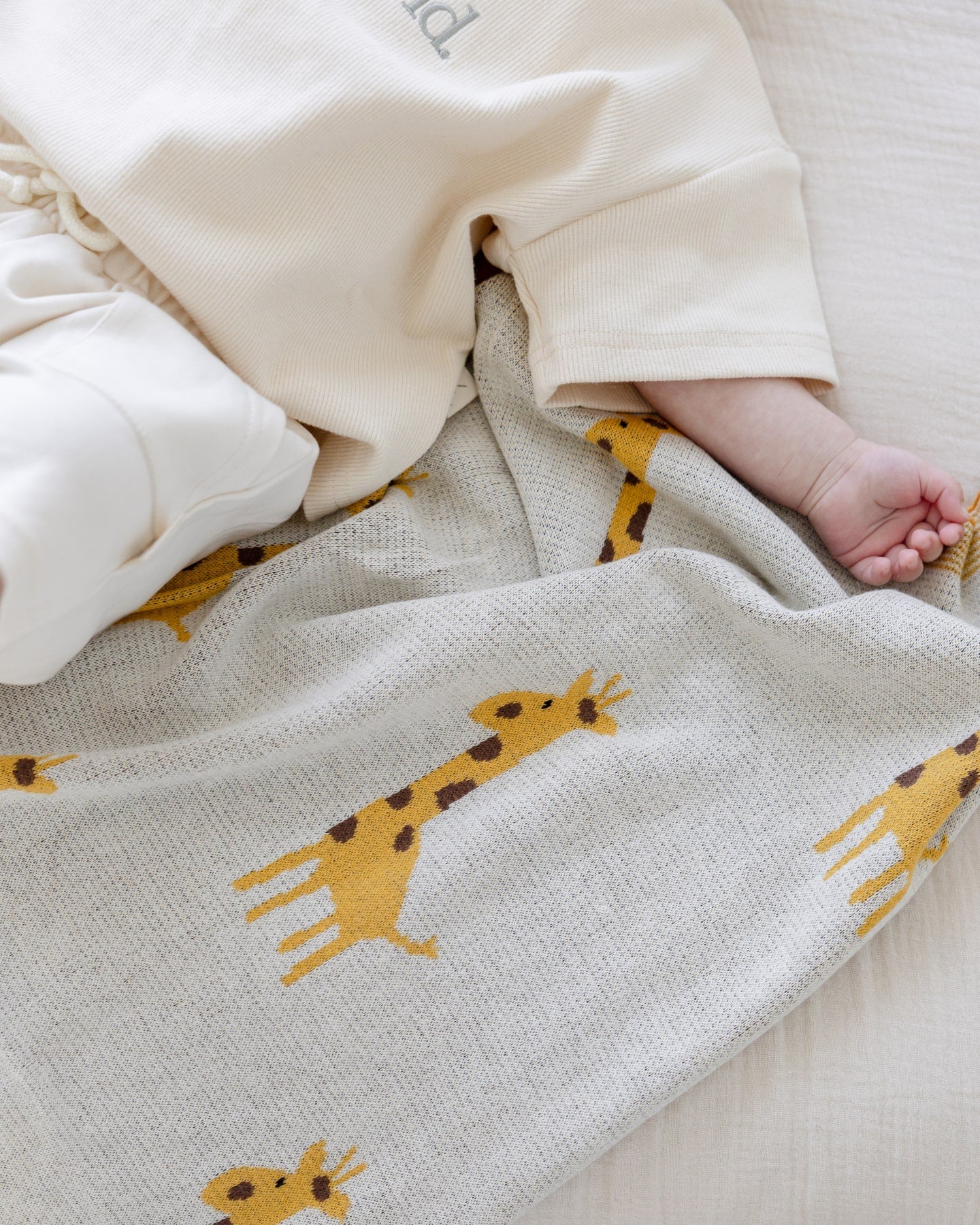 Geoff the Giraffe Blanket in Yellow - Baby Blankets at Louie Meets Lola