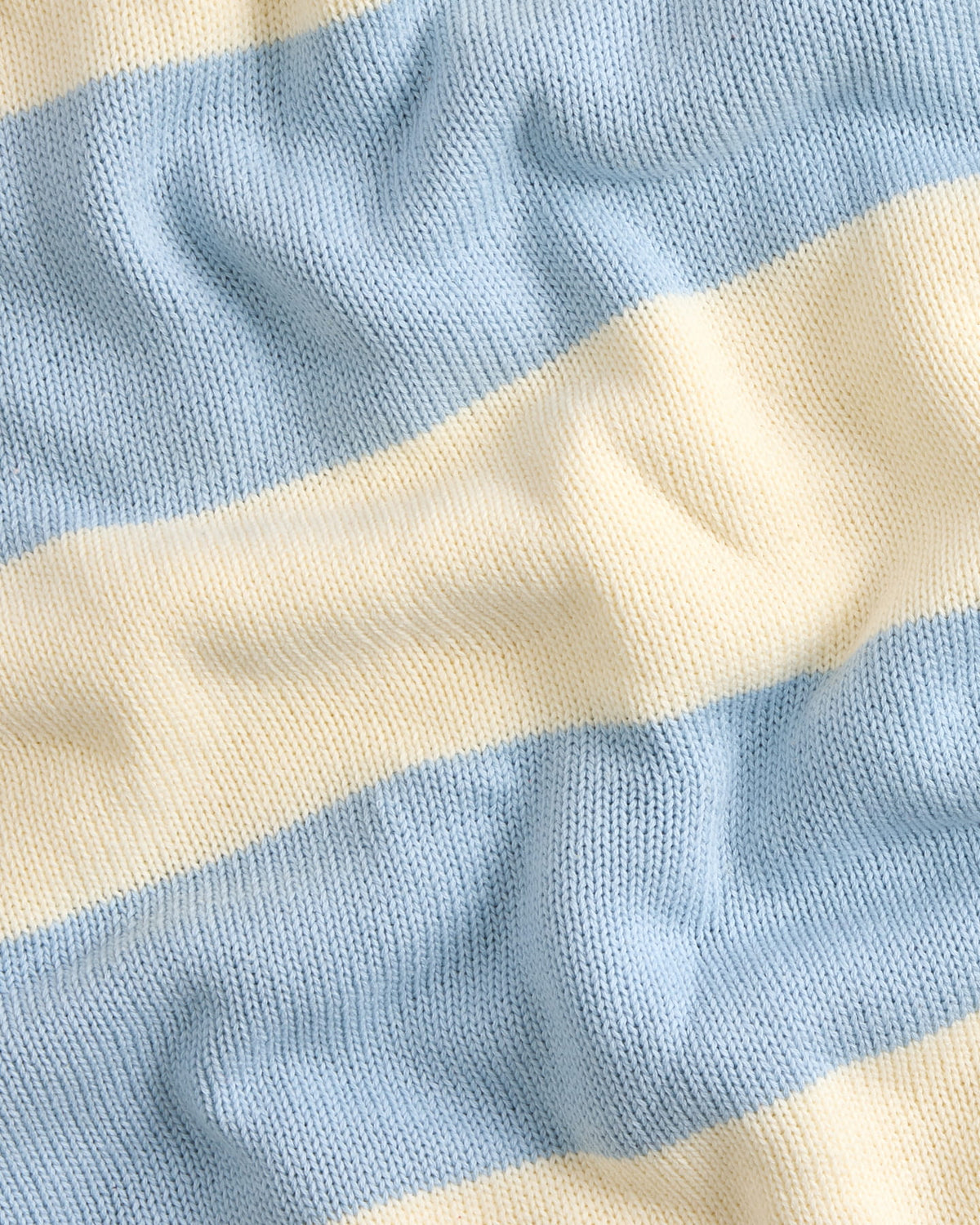 Horizon baby blanket in blue, close-up of the knit texture