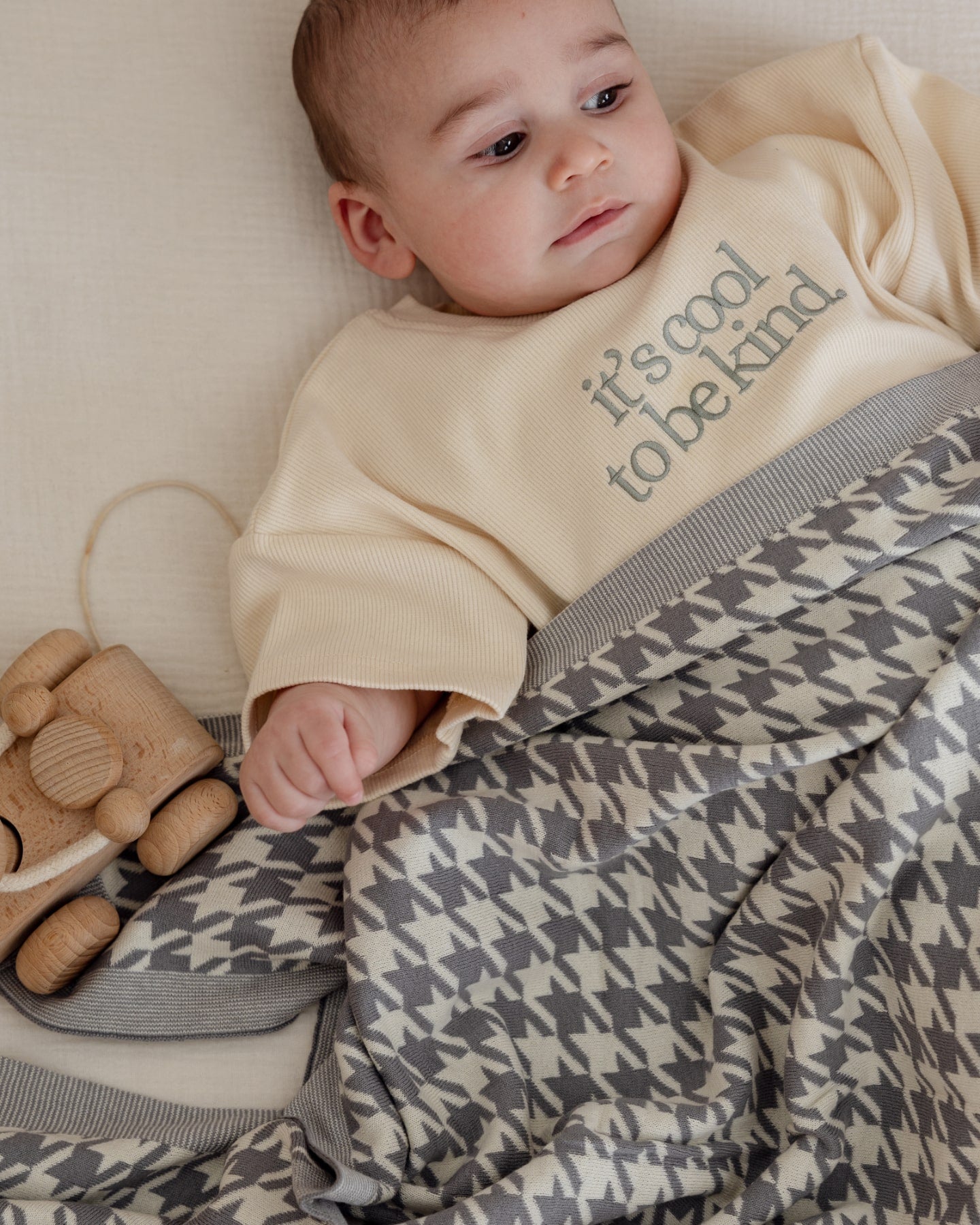 Macro Houndstooth Blanket in Grey - Baby Blankets at Louie Meets Lola